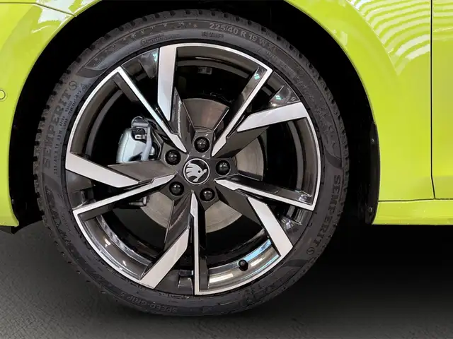 Skoda Octavia view 8