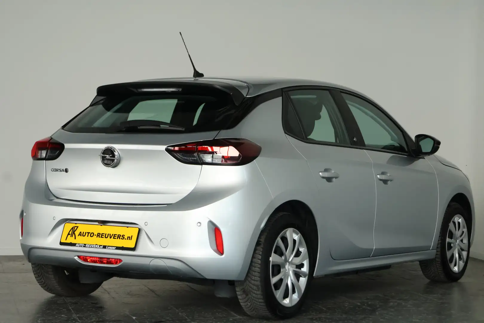 Opel Corsa-e Edition 50 kWh / LED / CarPlay / Cam / Clima Gris - 2