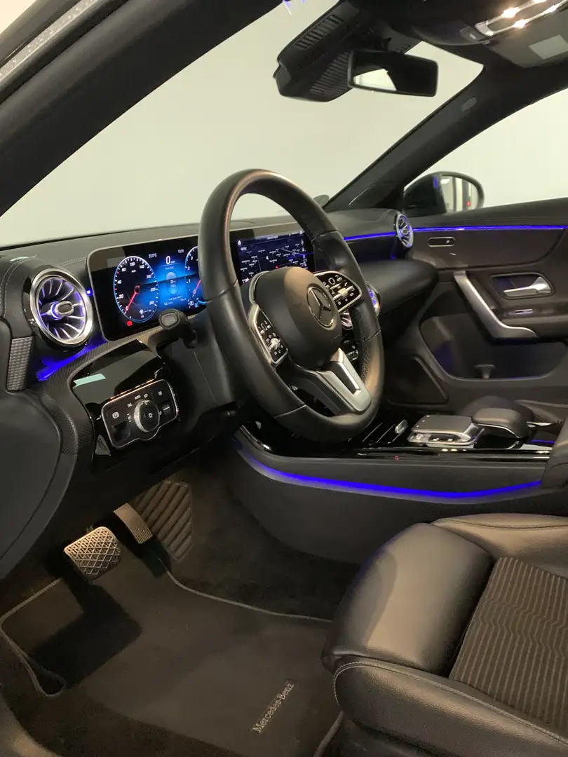 Mercedes-Benz CLA 180 7G-DCT Progressive - 1