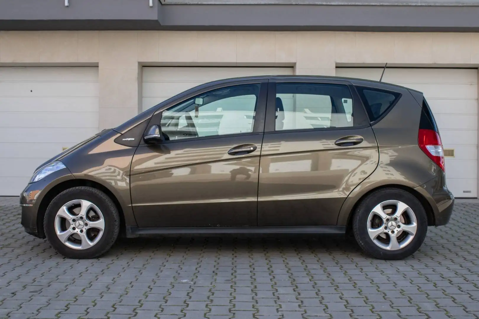 Mercedes-Benz A 160 A 160 BlueEFFICIENCY Elegance Brown - 1