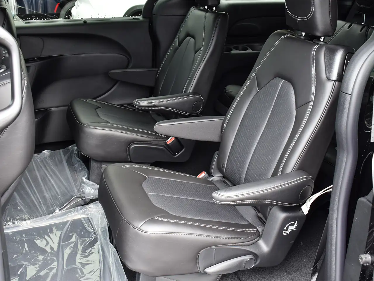 Chrysler Grand Caravan photo Chrysler Grand Caravan
