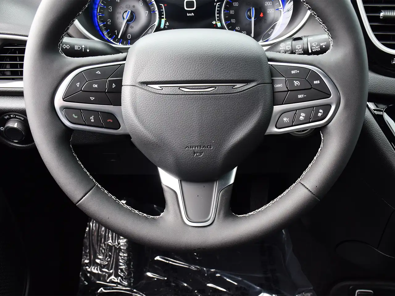 Chrysler Grand Caravan photo Chrysler Grand Caravan