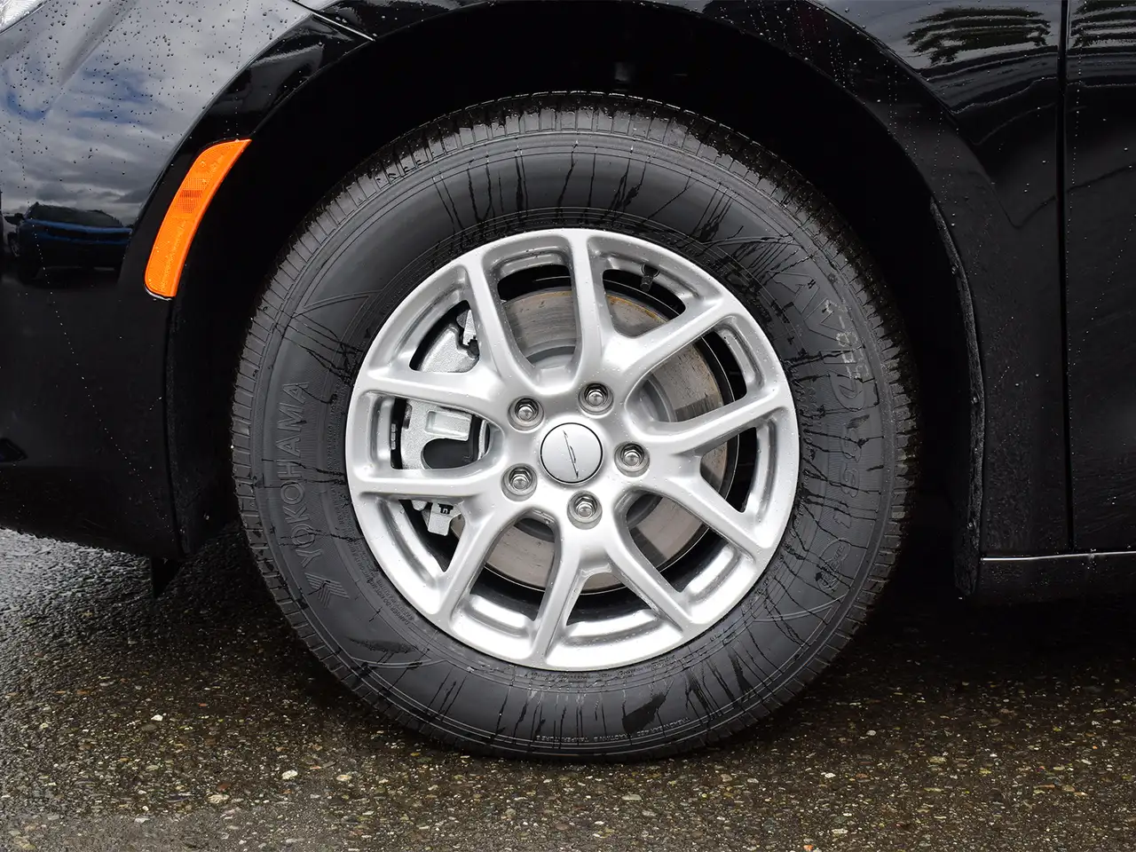 Chrysler Grand Caravan photo Chrysler Grand Caravan