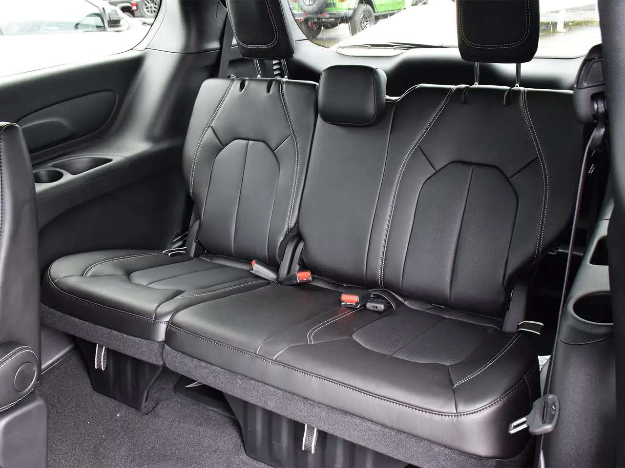 Chrysler Grand Caravan photo Chrysler Grand Caravan