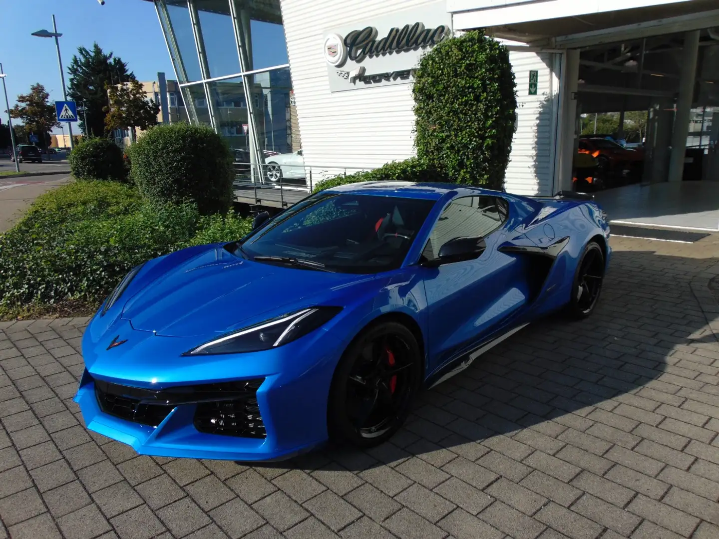 Corvette C8 E-Ray Europamodell Competitionsitze Front Lift Blau - 2