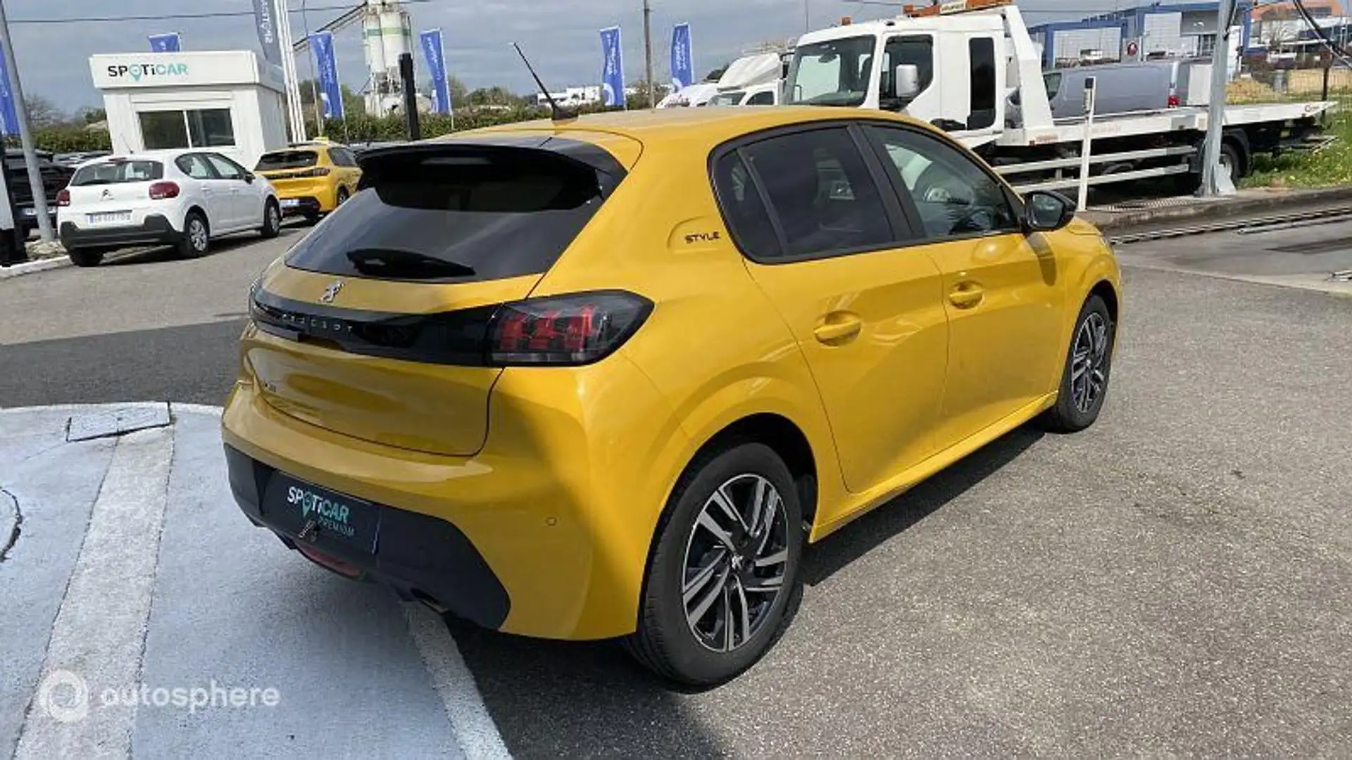 Peugeot 208 1.2 PureTech 100ch S\u0026S Style - 2