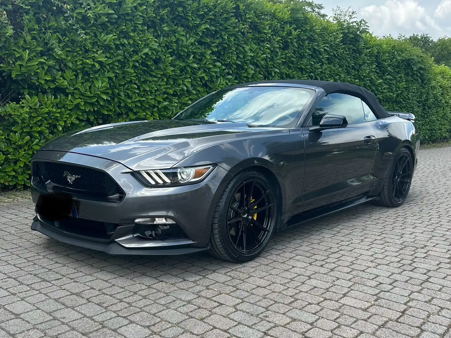 Ford Mustang Cabrio 3.7 V6 Grau - 1