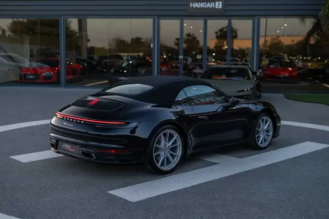 Porsche 911 view 12