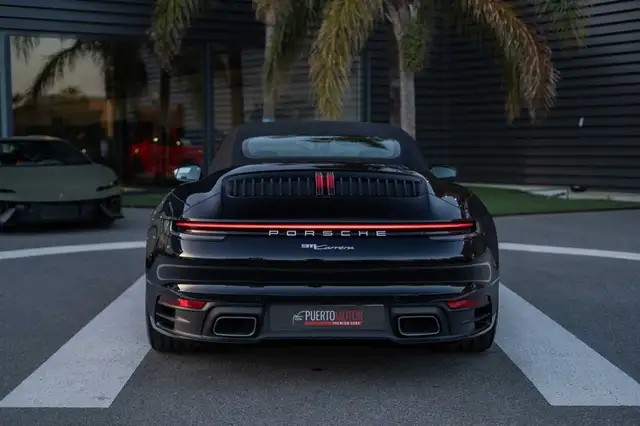 Porsche 911 view 11