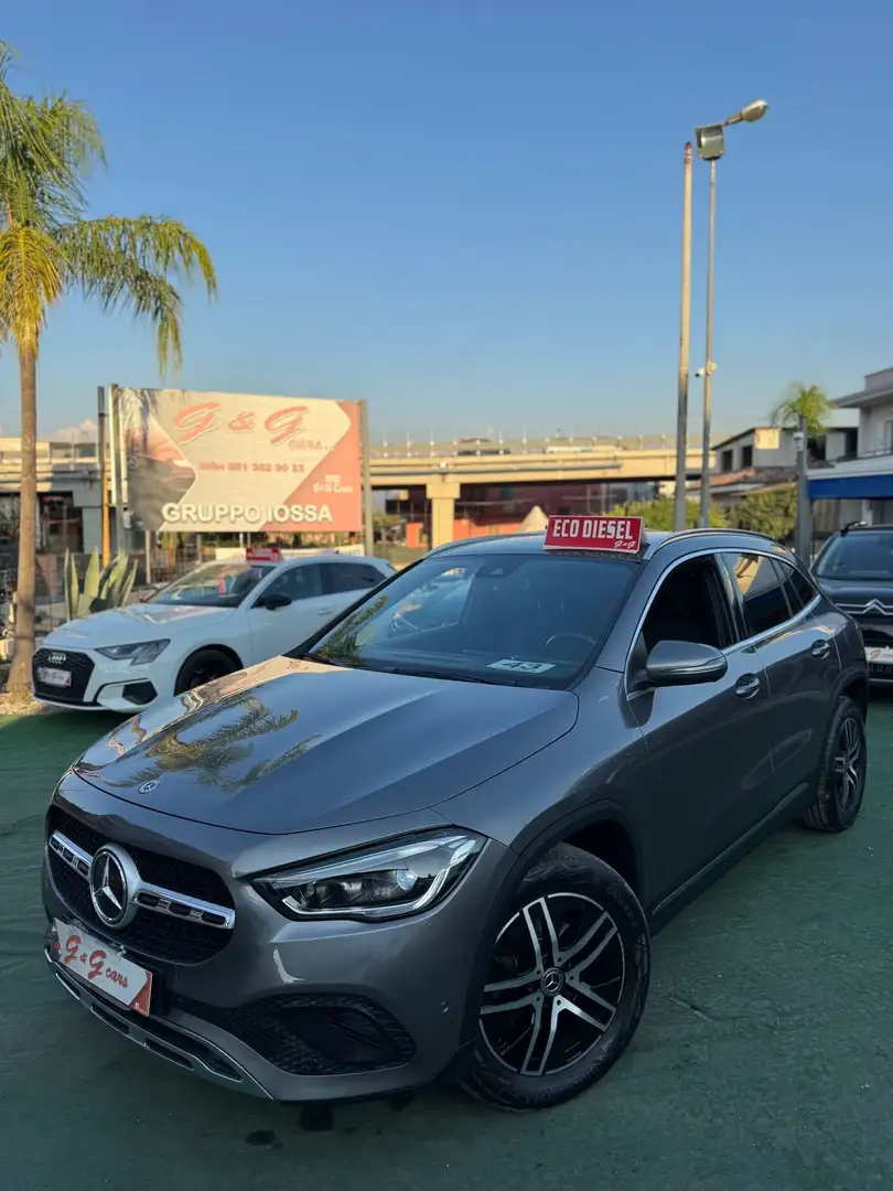 Mercedes-Benz GLA 180 d Premium auto Grigio - 1