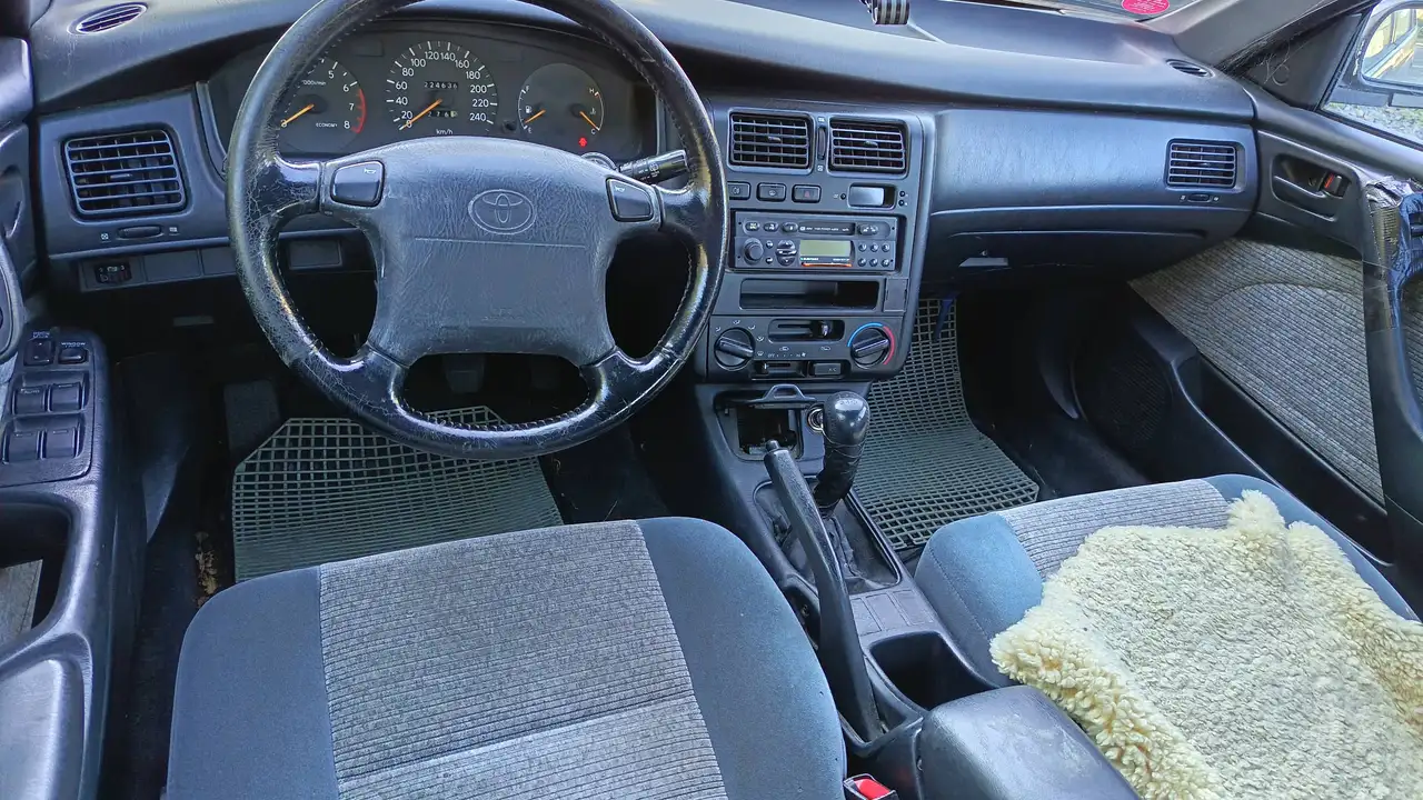 Toyota Carina Liftback 1.6 GLi Klima*, foto 6