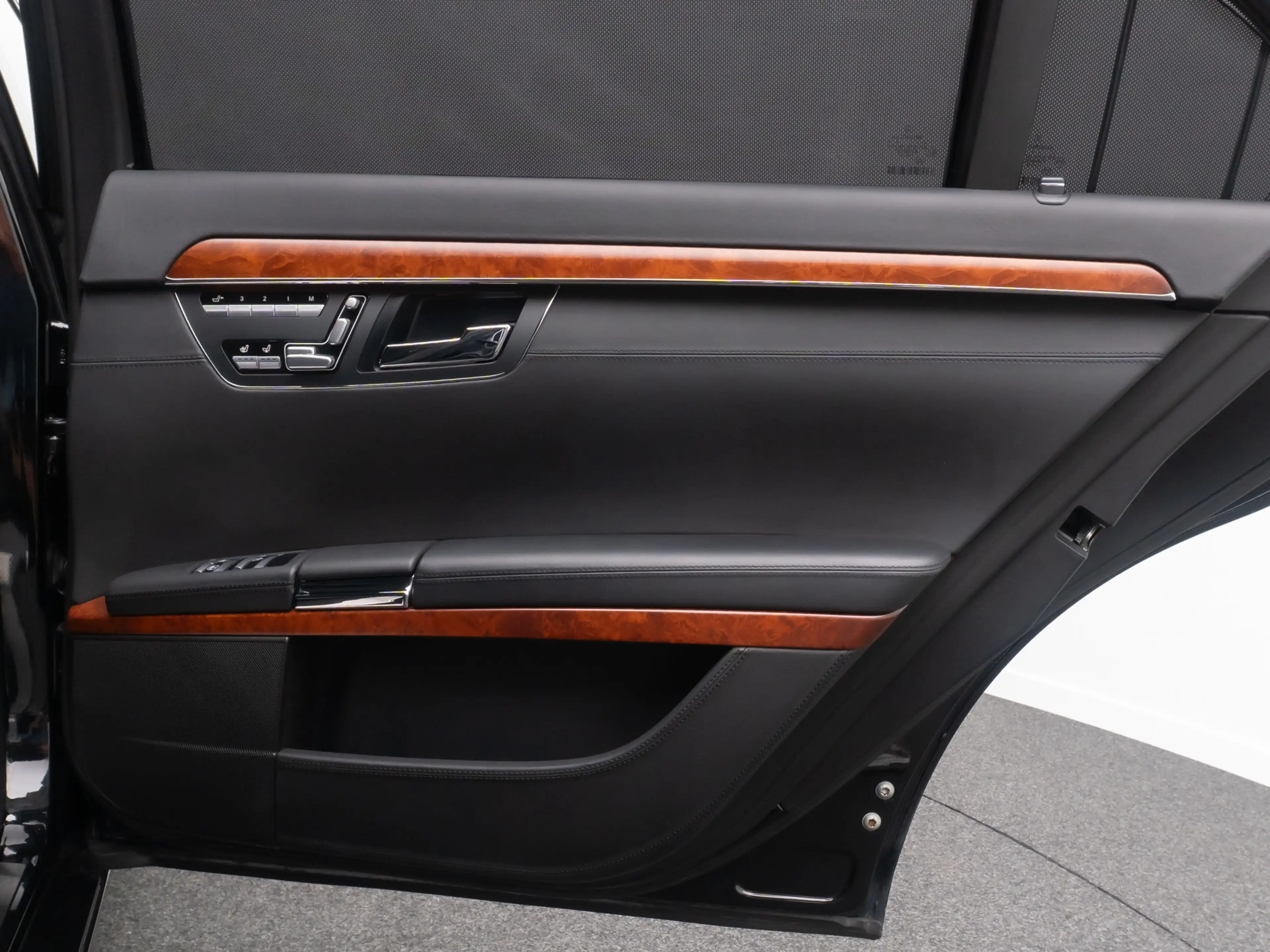 Mercedes-Benz S 65 AMG Long Massage BiXenon Kamera GSD 20Voll — photo 32