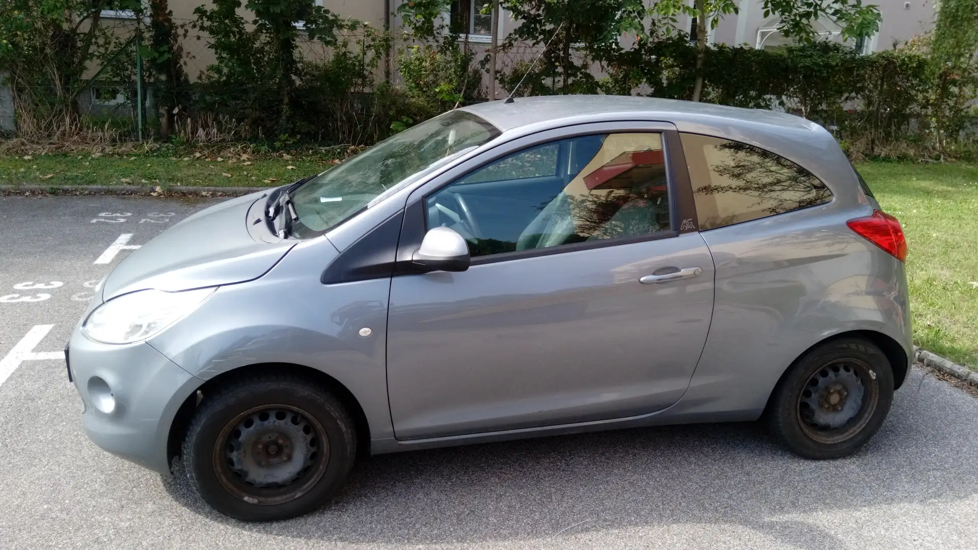 Ford Ka/Ka+ Ka 1,2 Titanium Titanium Grau - 2