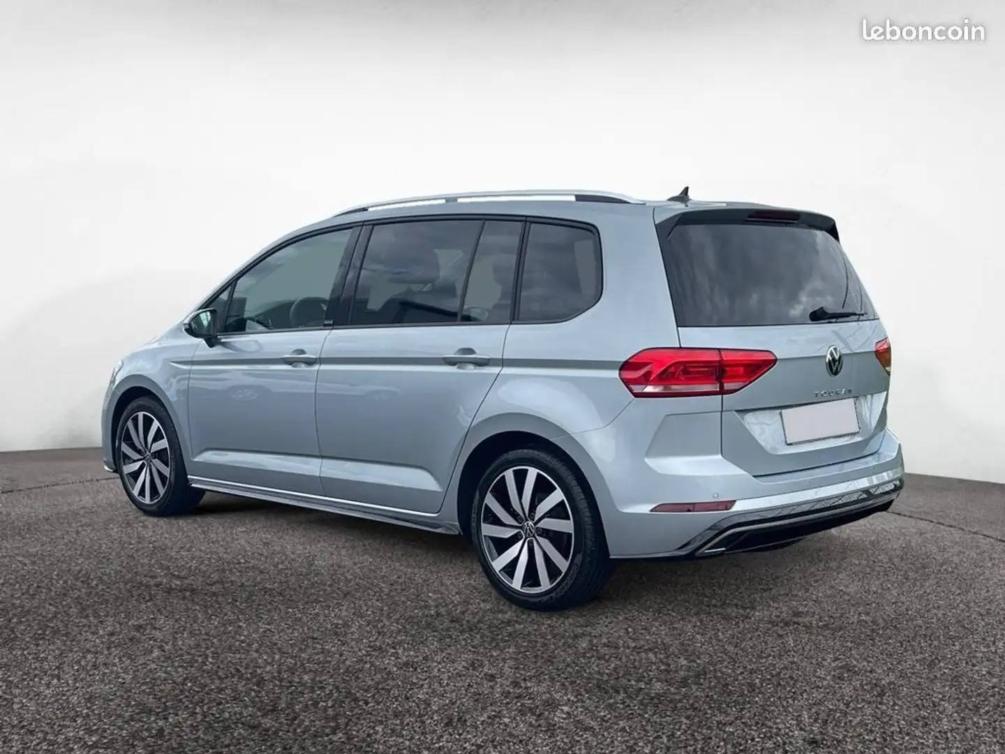 Volkswagen Touran 1.5 TSI-DSG 150CH R Line 7 PLACES-GPS-LED-VIRTUAL- Silber - 2