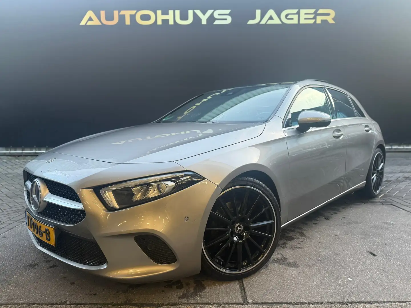 Mercedes-Benz A 200 Business Solution Plus Pano Camera Grau - 1