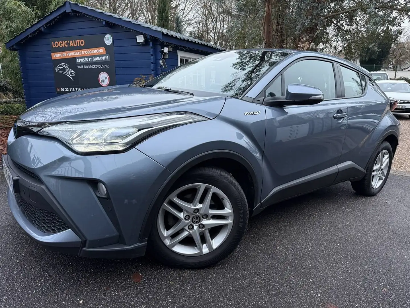 Toyota C-HR 122h Dynamic Business 2WD E-CVT Grau - 1