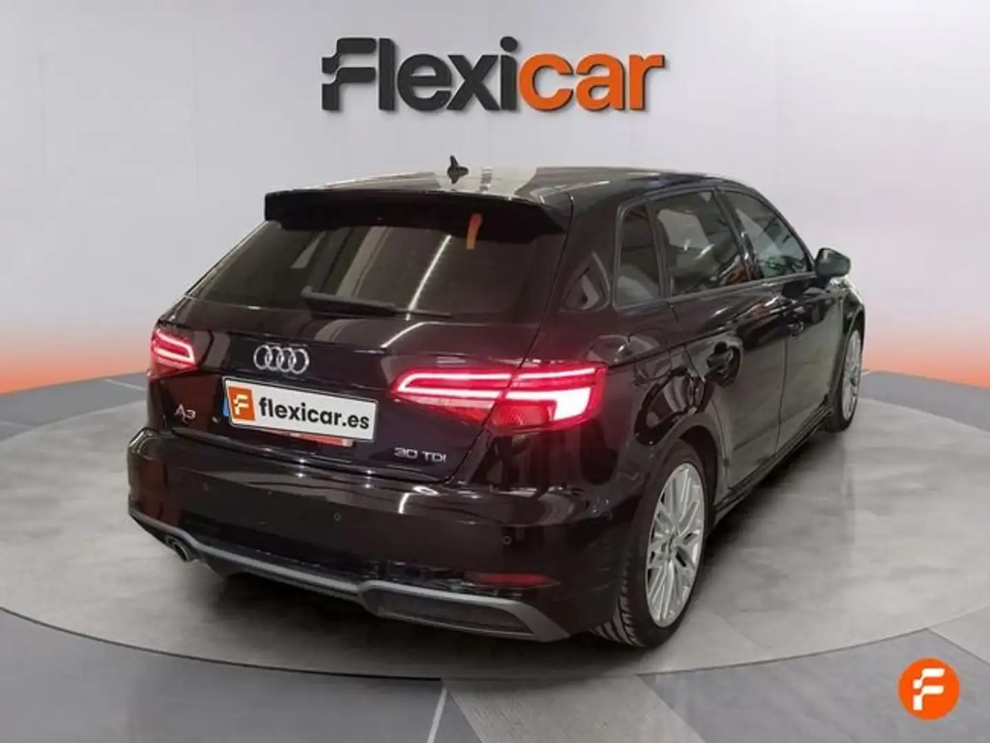 Audi A3 Sedán 30 TDI S line 85kW Negro - 2