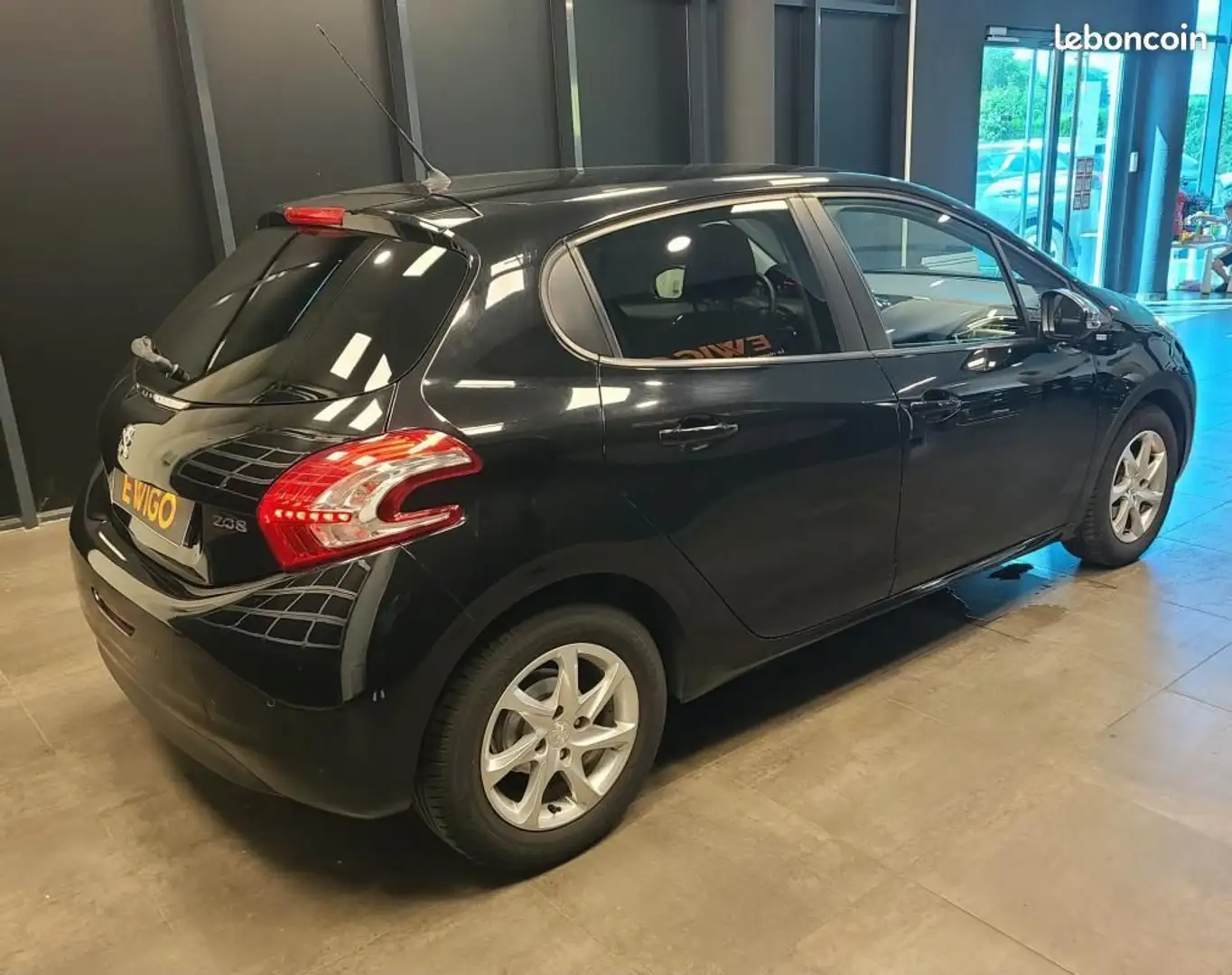 Peugeot 208 1.2 PureTech 82ch ACTIVE Noir - 2