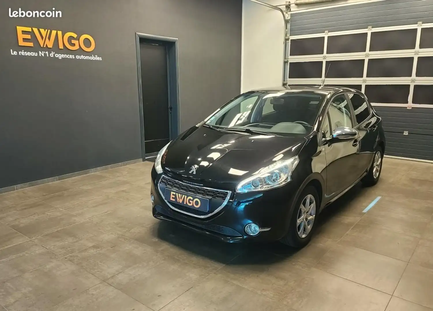 Peugeot 208 1.2 PureTech 82ch ACTIVE Noir - 1
