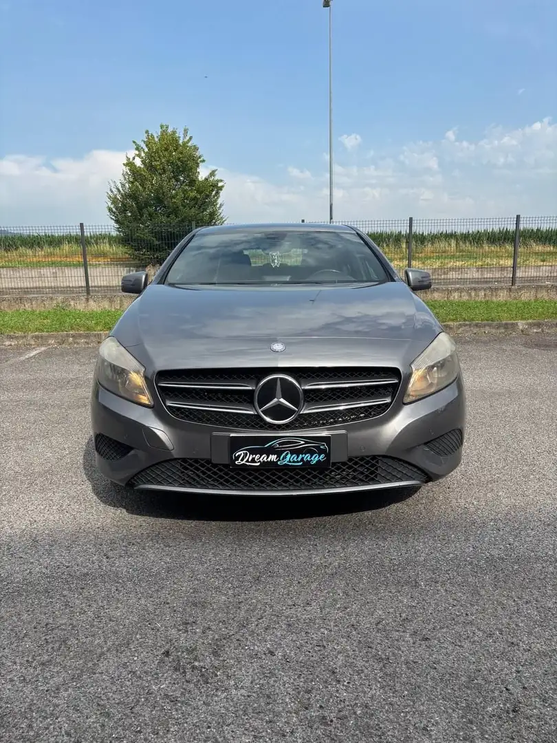 Mercedes-Benz A 180 A 180 Grau - 2