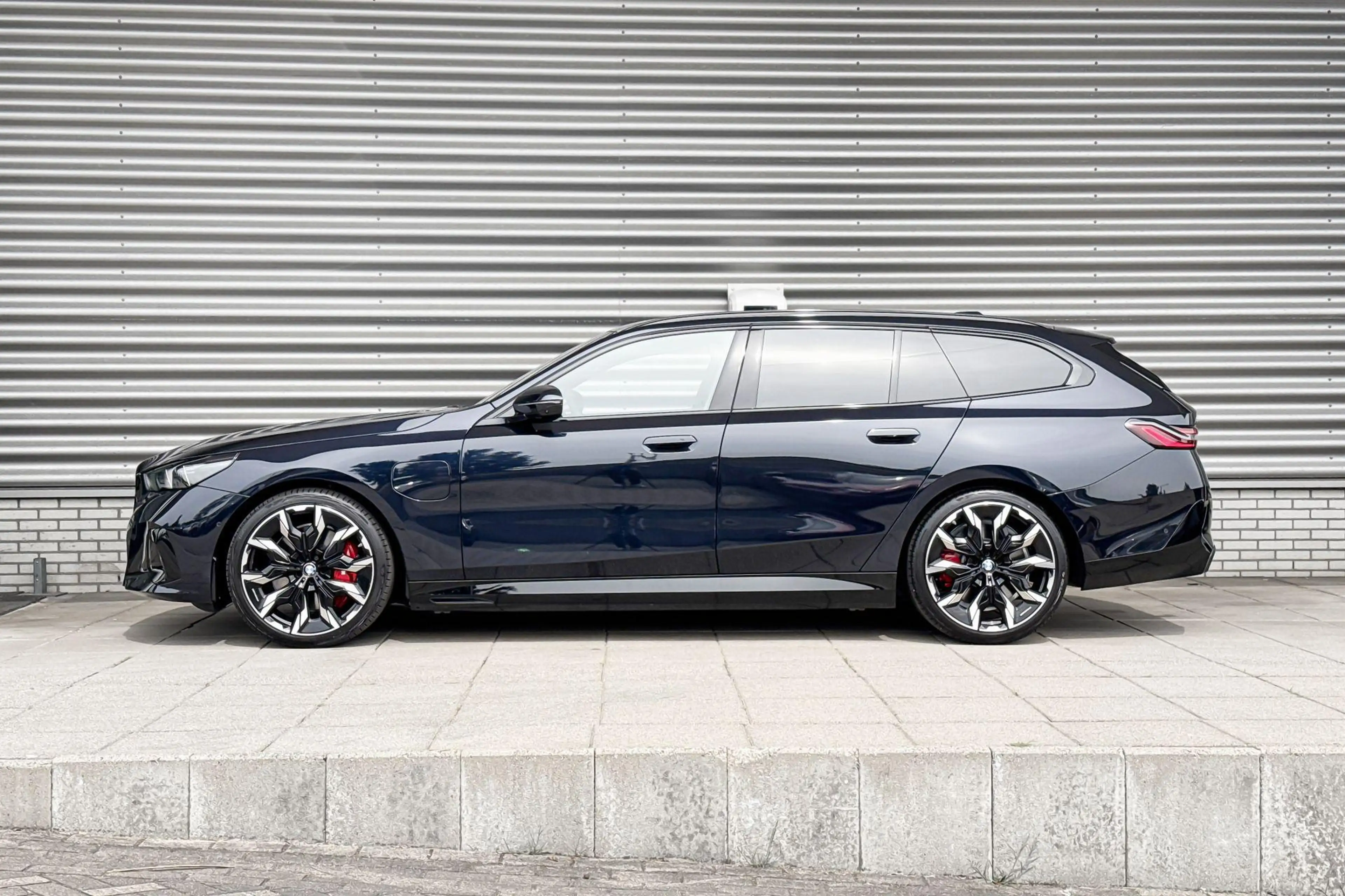 BMW 550 5 Serie Touring 550e xDrive — photo 2