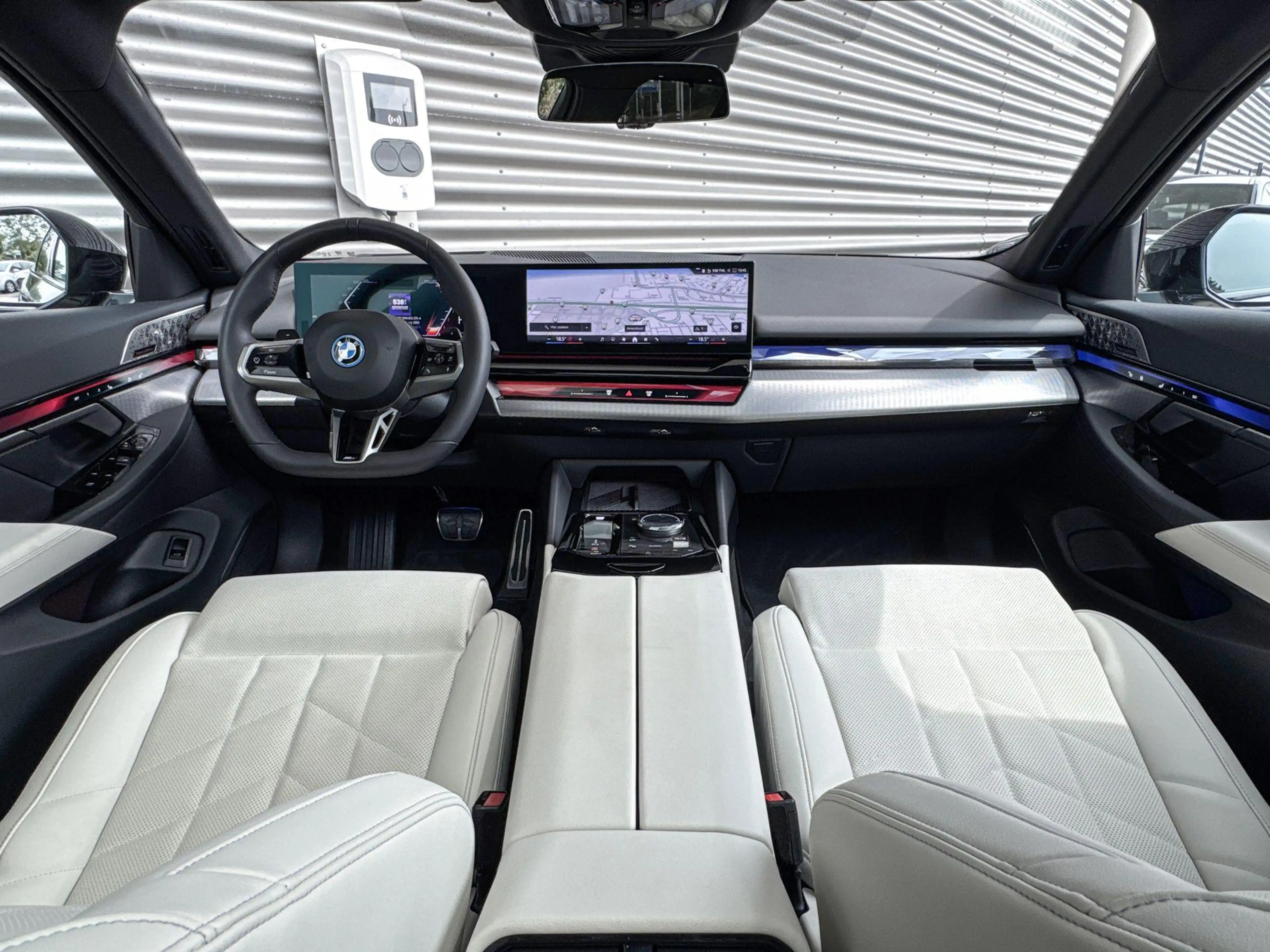 BMW 550 5 Serie Touring 550e xDrive — photo 15