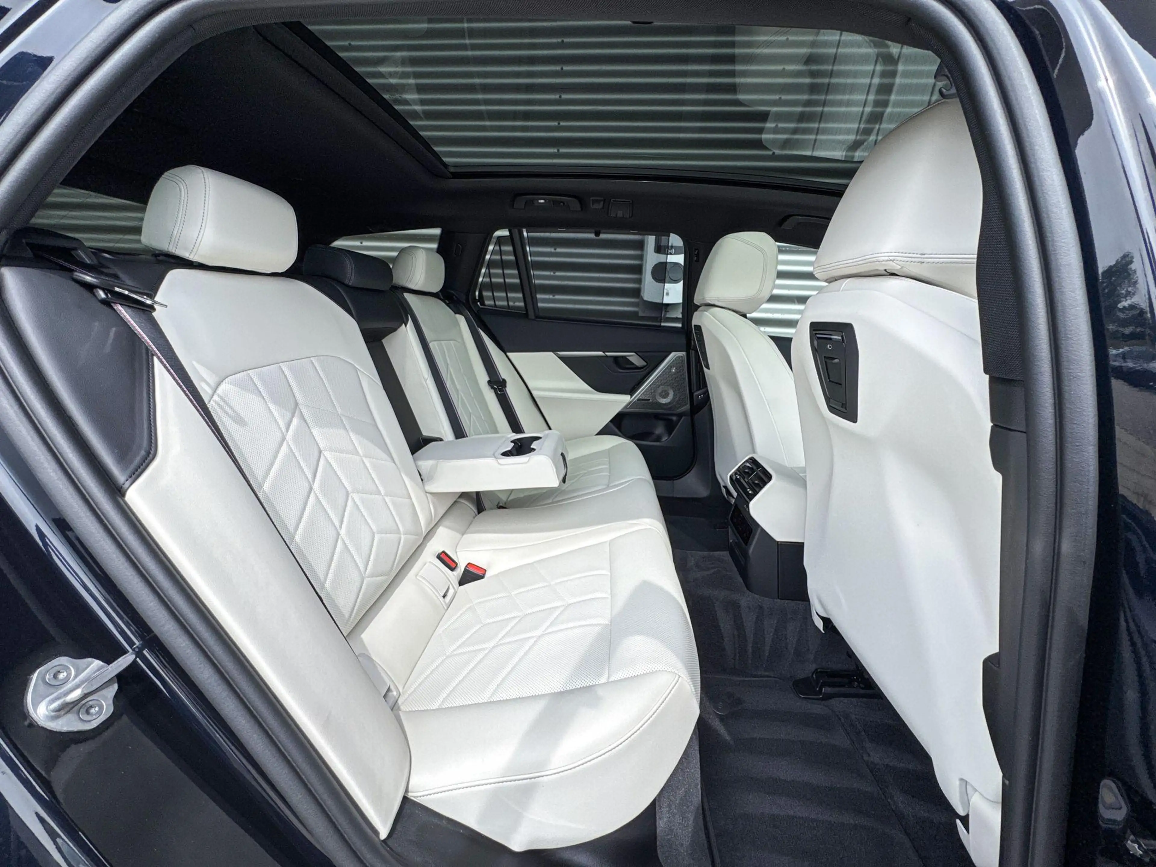BMW 550 5 Serie Touring 550e xDrive — photo 9