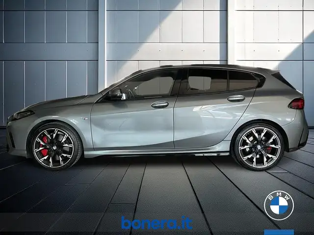 BMW 1 Series view 9