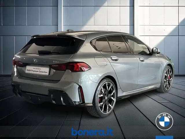 BMW 1 Series view 6