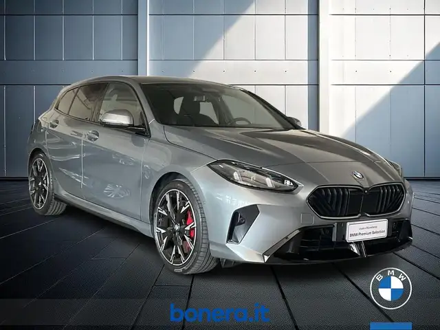 BMW 1 Series view 4