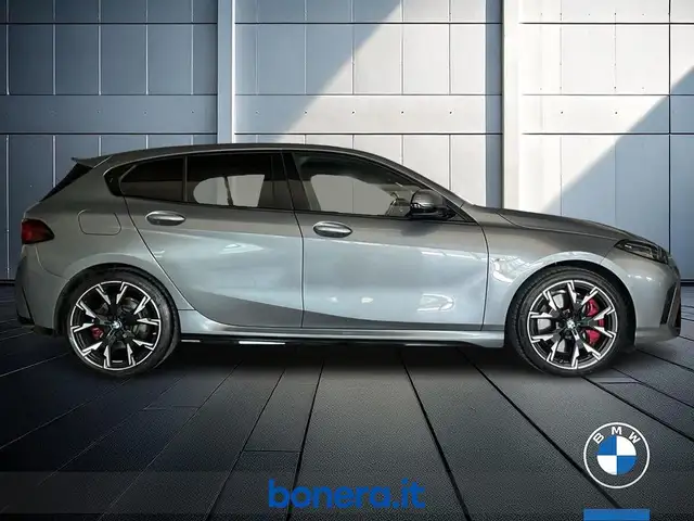 BMW 1 Series view 5