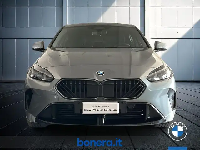 BMW 1 Series view 3