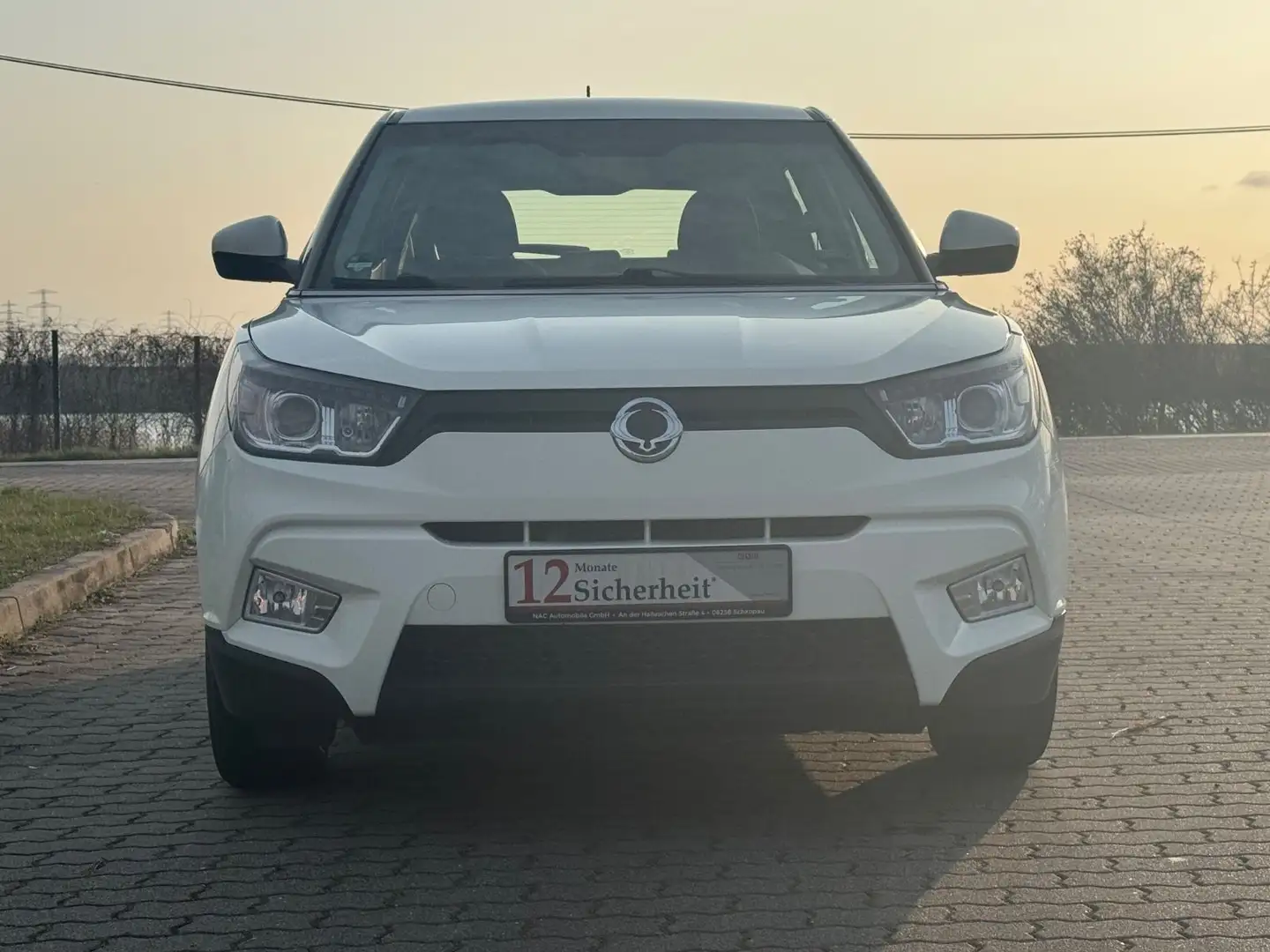 SsangYong Tivoli Crystal 4x2 Wit - 2