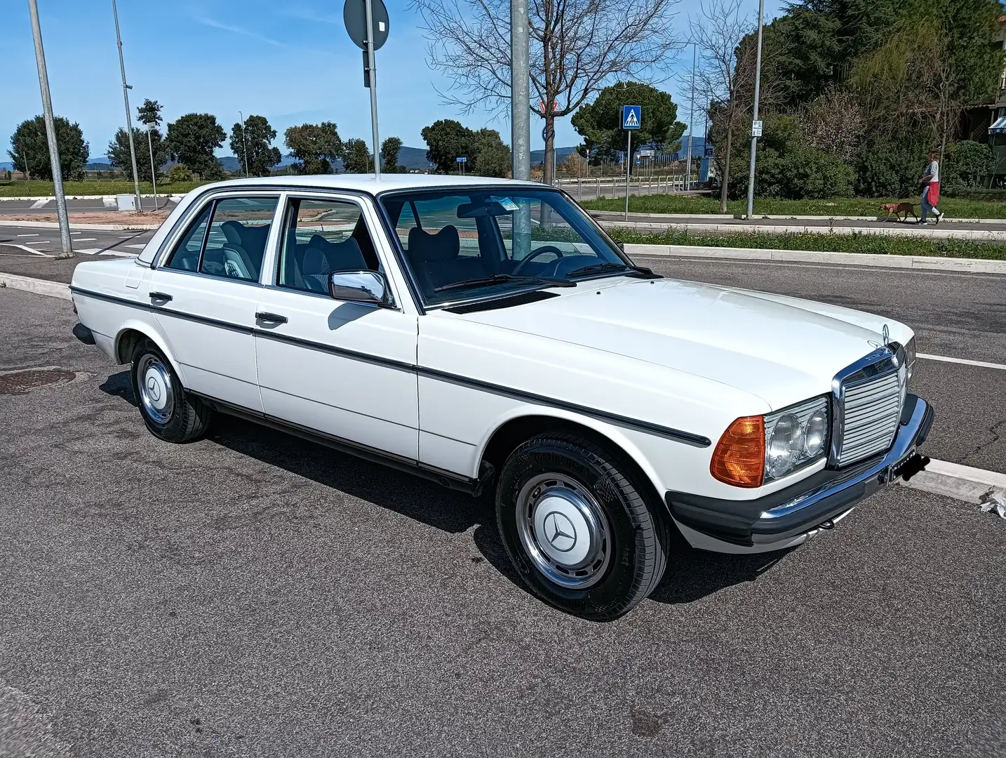 Mercedes-Benz 240 240 D Weiß - 2