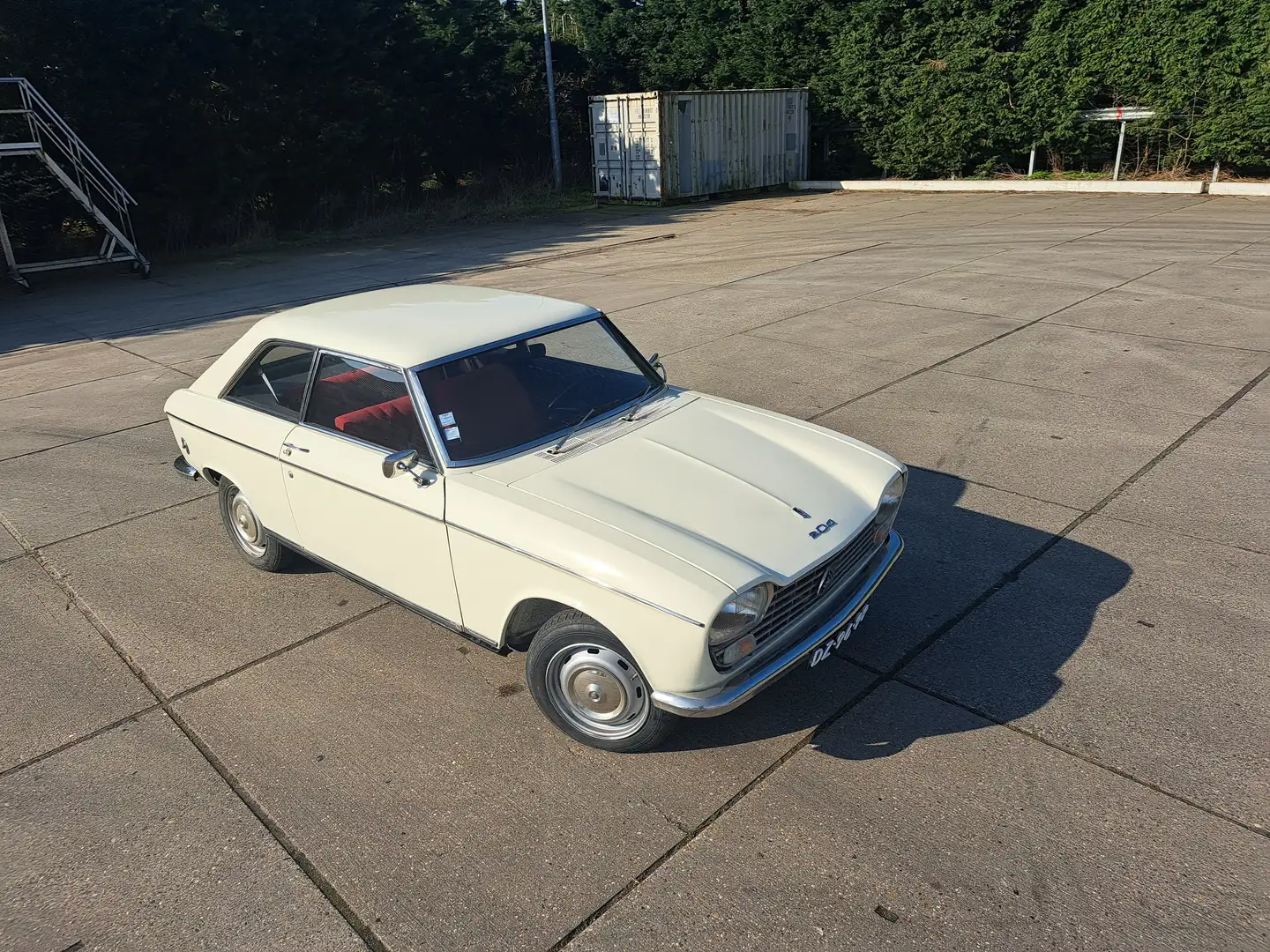 Peugeot 204 Coupe White - 1