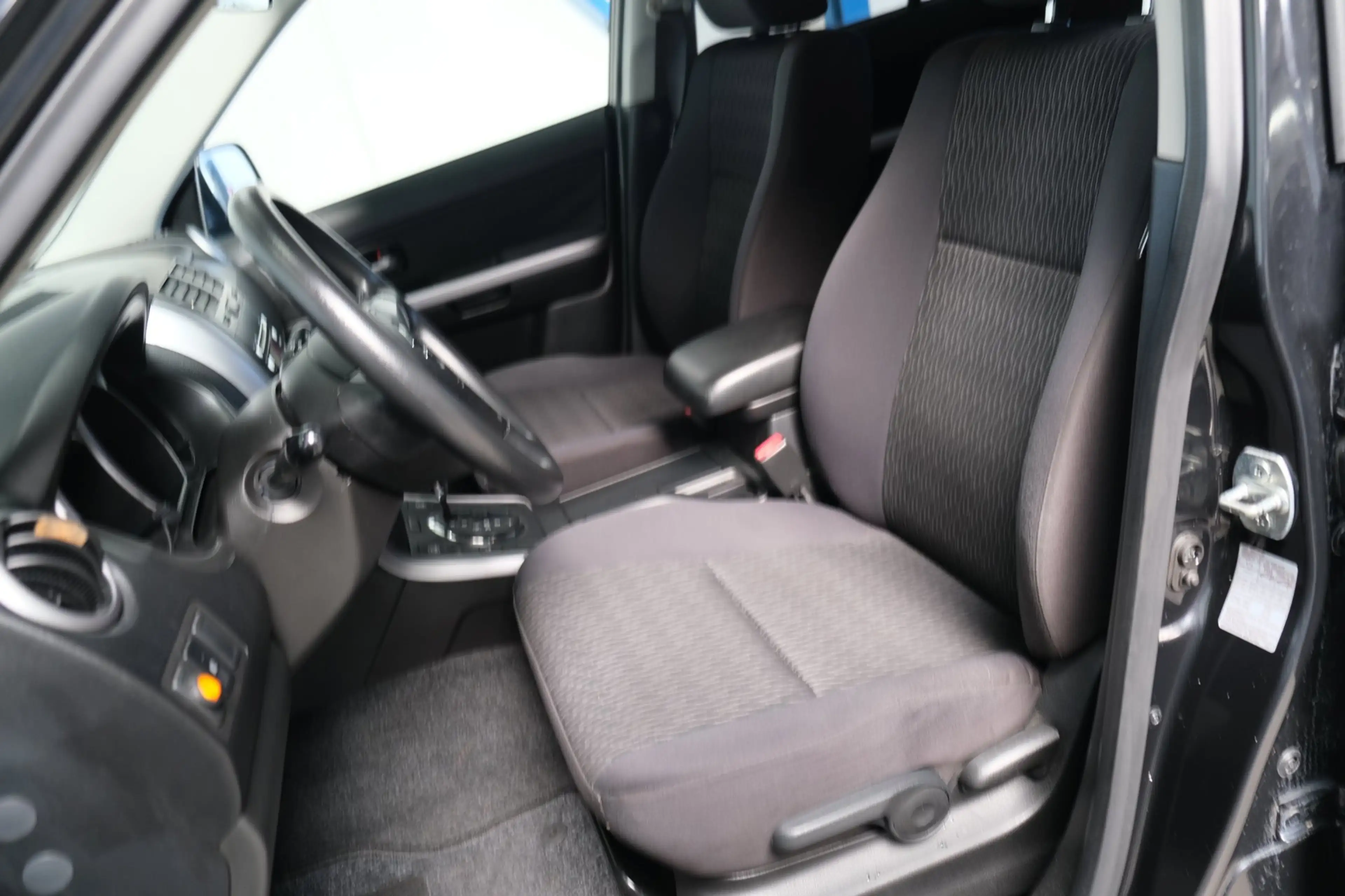 Suzuki Grand Vitara 2.4 Exclusive Automaat - Airco, PDC. — photo 13