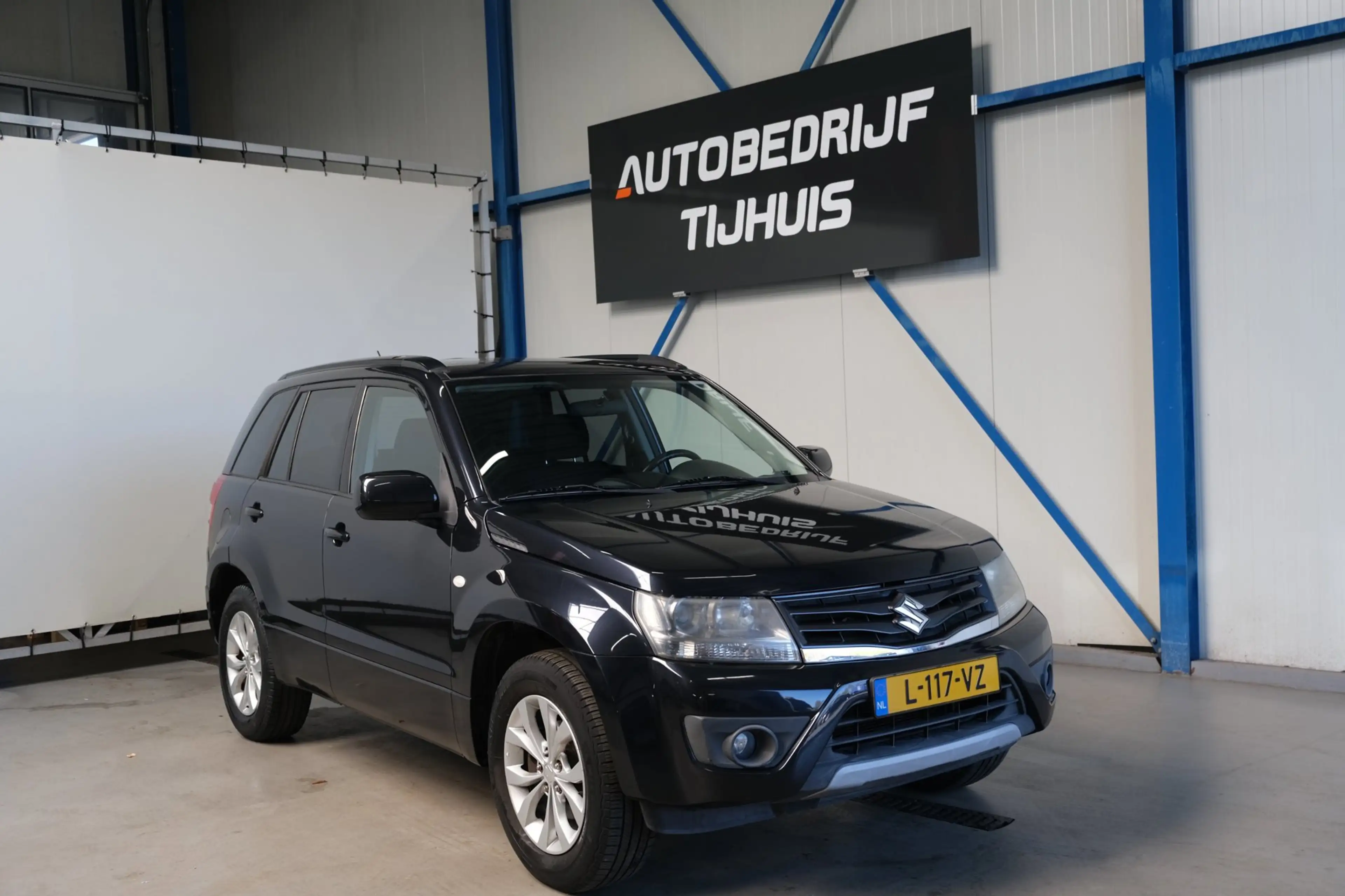 Suzuki Grand Vitara 2.4 Exclusive Automaat - Airco, PDC.