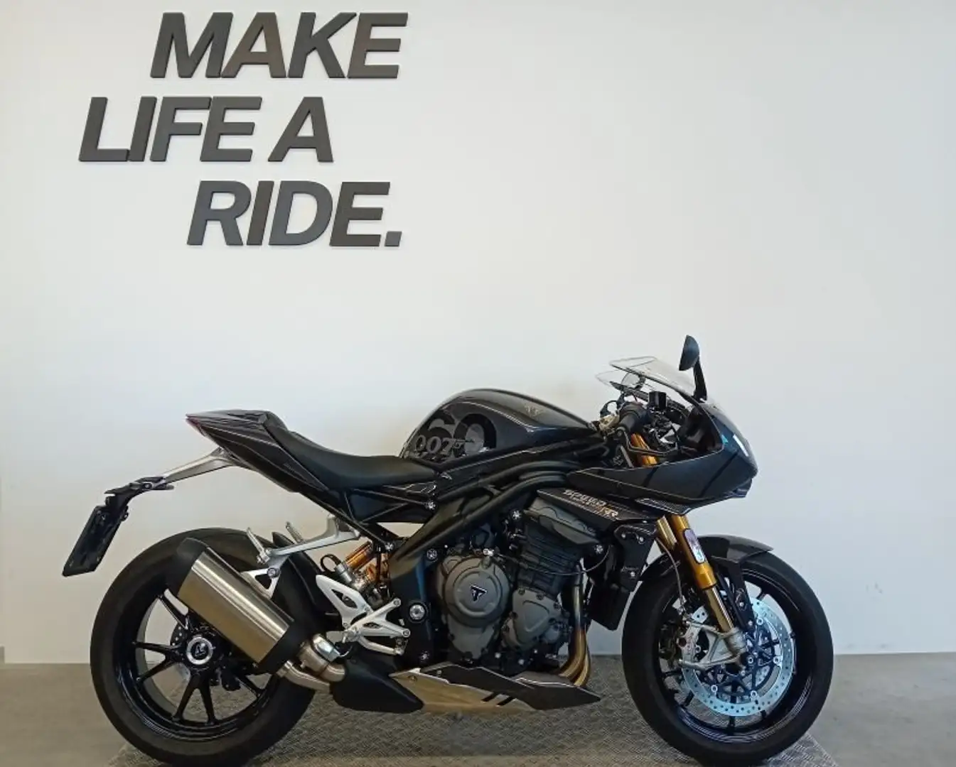 Triumph Speed Triple 1200 RR Bond Edition Nero - 1