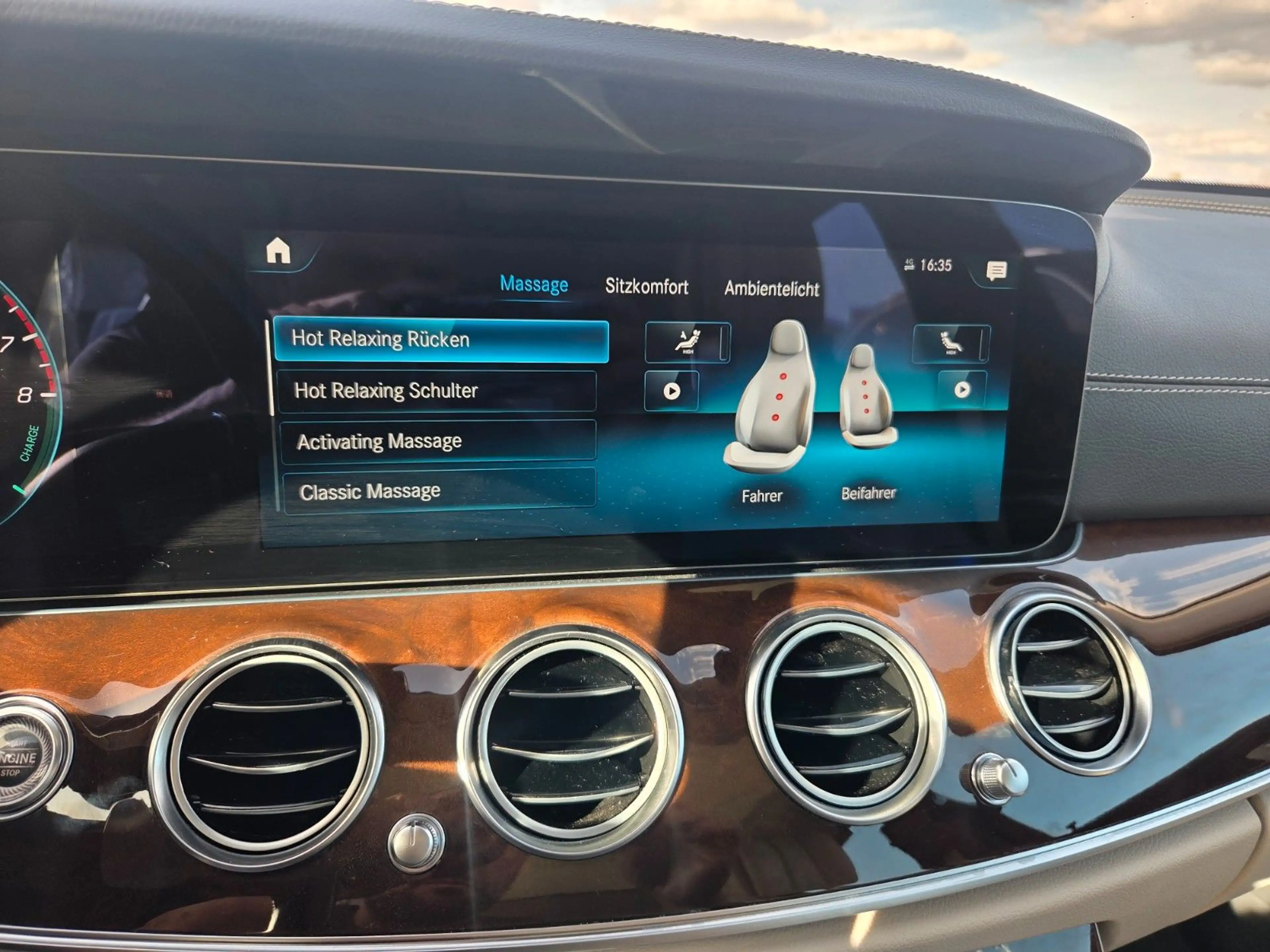 Mercedes-Benz E 300 e T Massage*Pano*360°Kamera*HUD*Keyless — photo 27