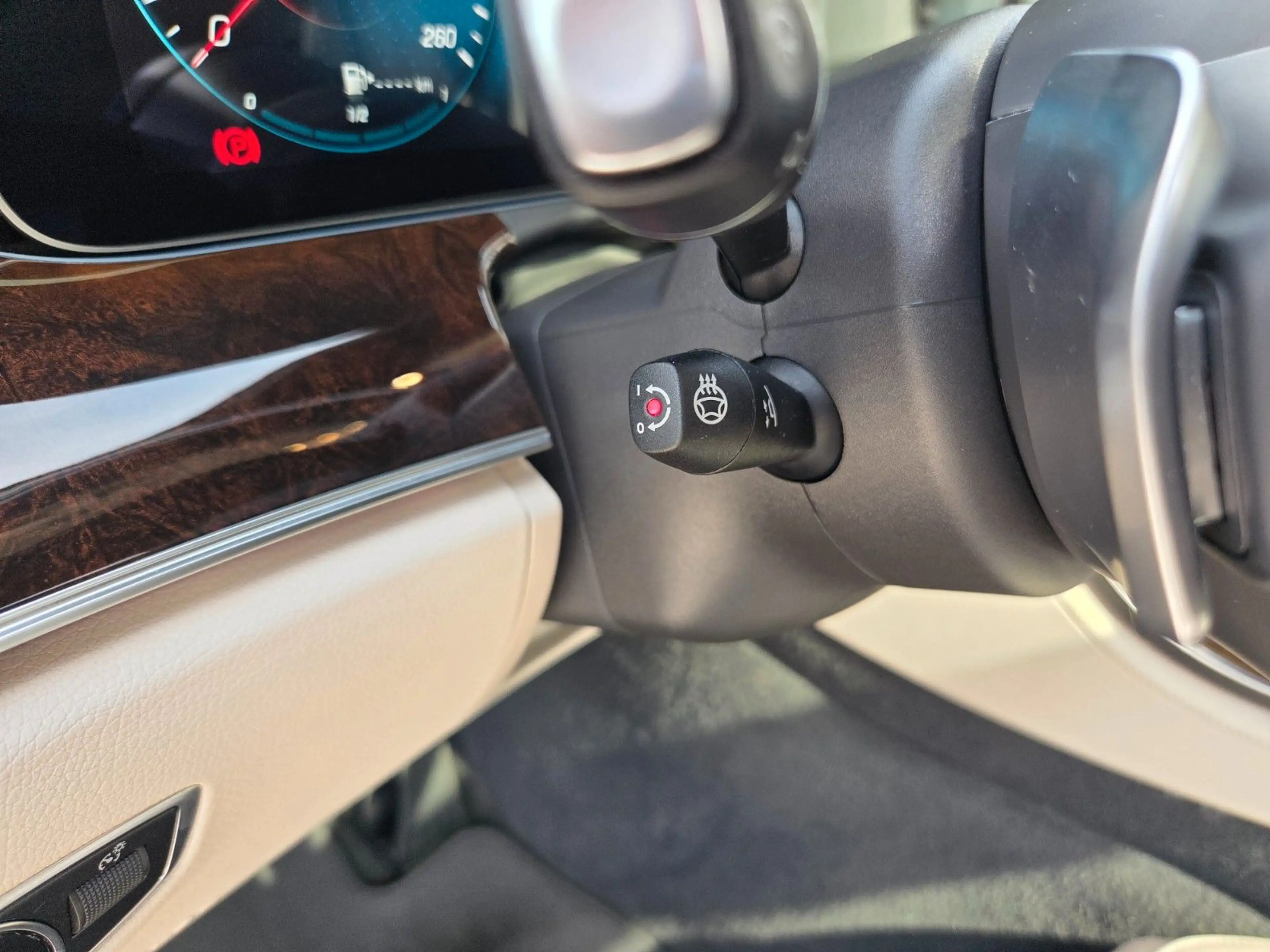 Mercedes-Benz E 300 e T Massage*Pano*360°Kamera*HUD*Keyless — photo 15