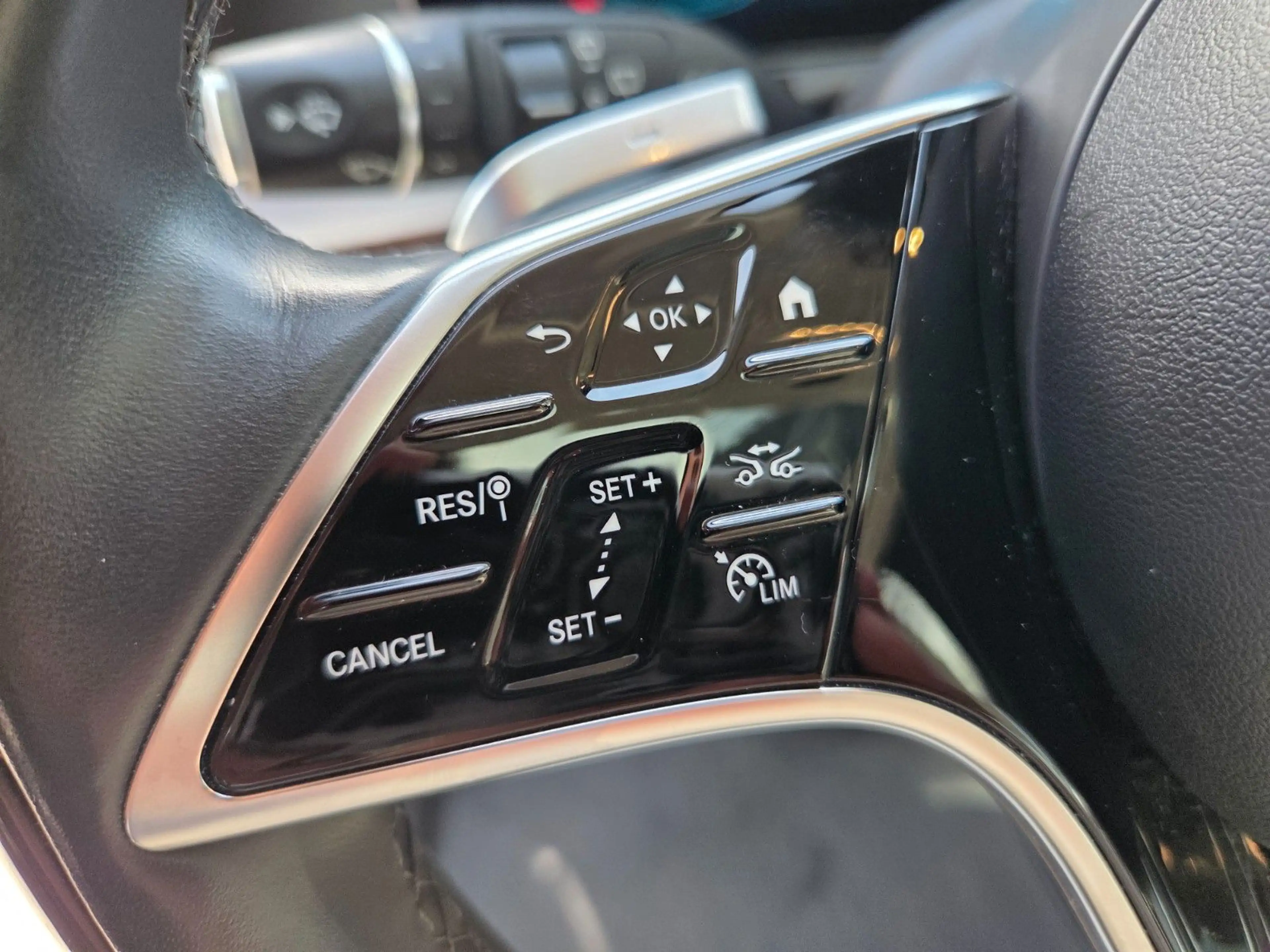 Mercedes-Benz E 300 e T Massage*Pano*360°Kamera*HUD*Keyless — photo 16