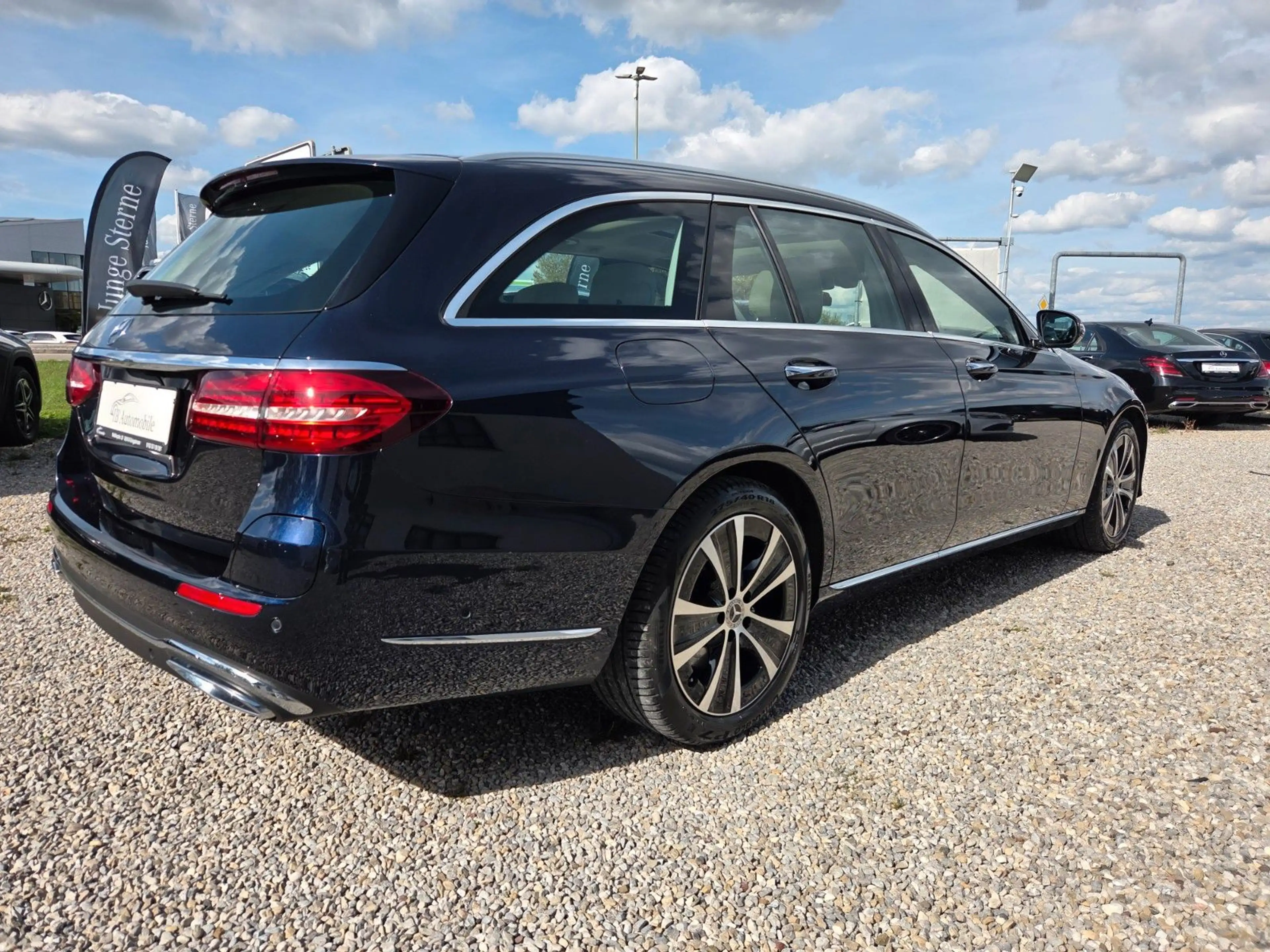 Mercedes-Benz E 300 e T Massage*Pano*360°Kamera*HUD*Keyless — photo 6