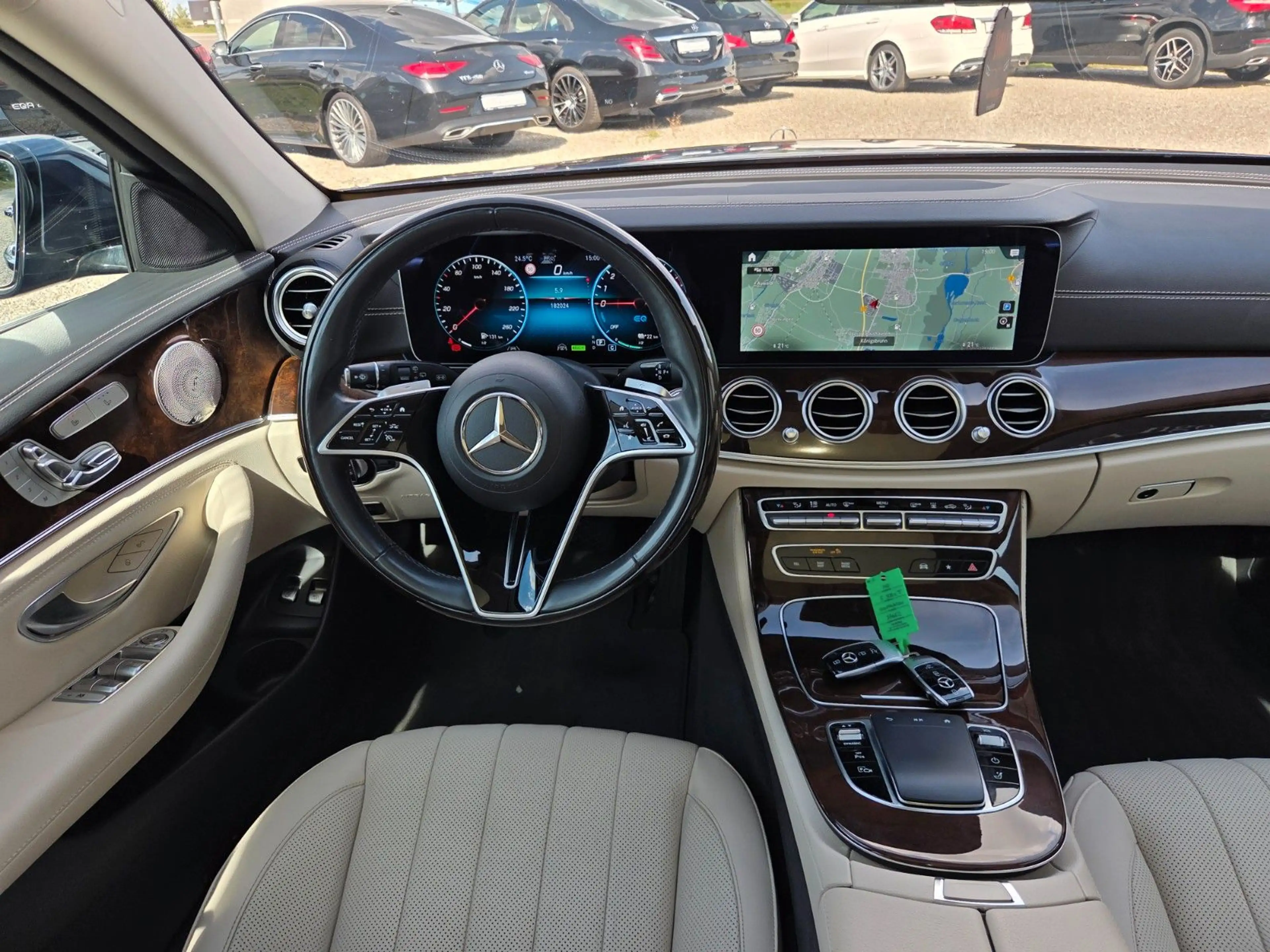 Mercedes-Benz E 300 e T Massage*Pano*360°Kamera*HUD*Keyless — photo 18