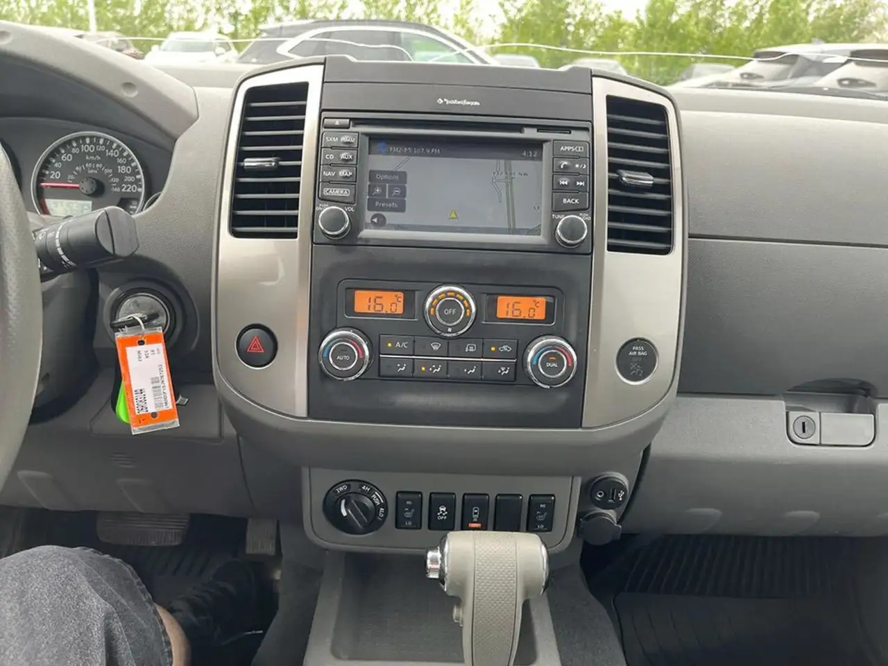 Nissan Frontier снимка Nissan Frontier