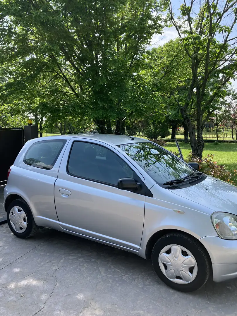 Toyota Yaris 3p 1.0 - 2