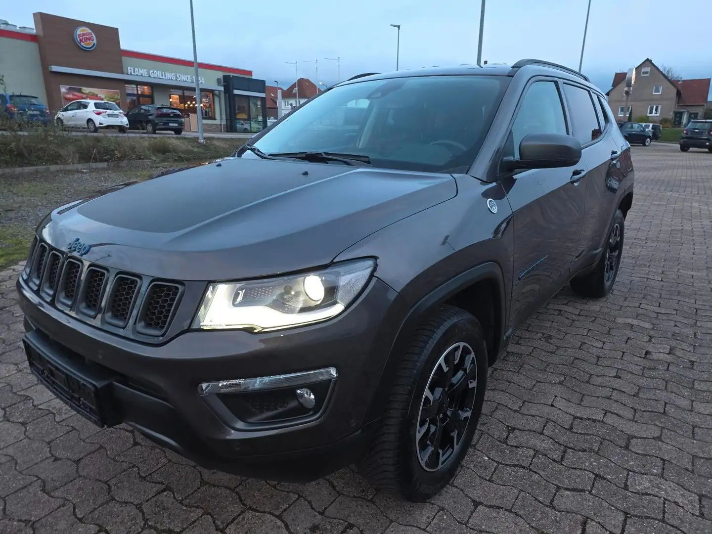 Jeep Compass Trailhawk 4WD*Leder,Sound,SHZ,SOS,Navi* Grijs - 1