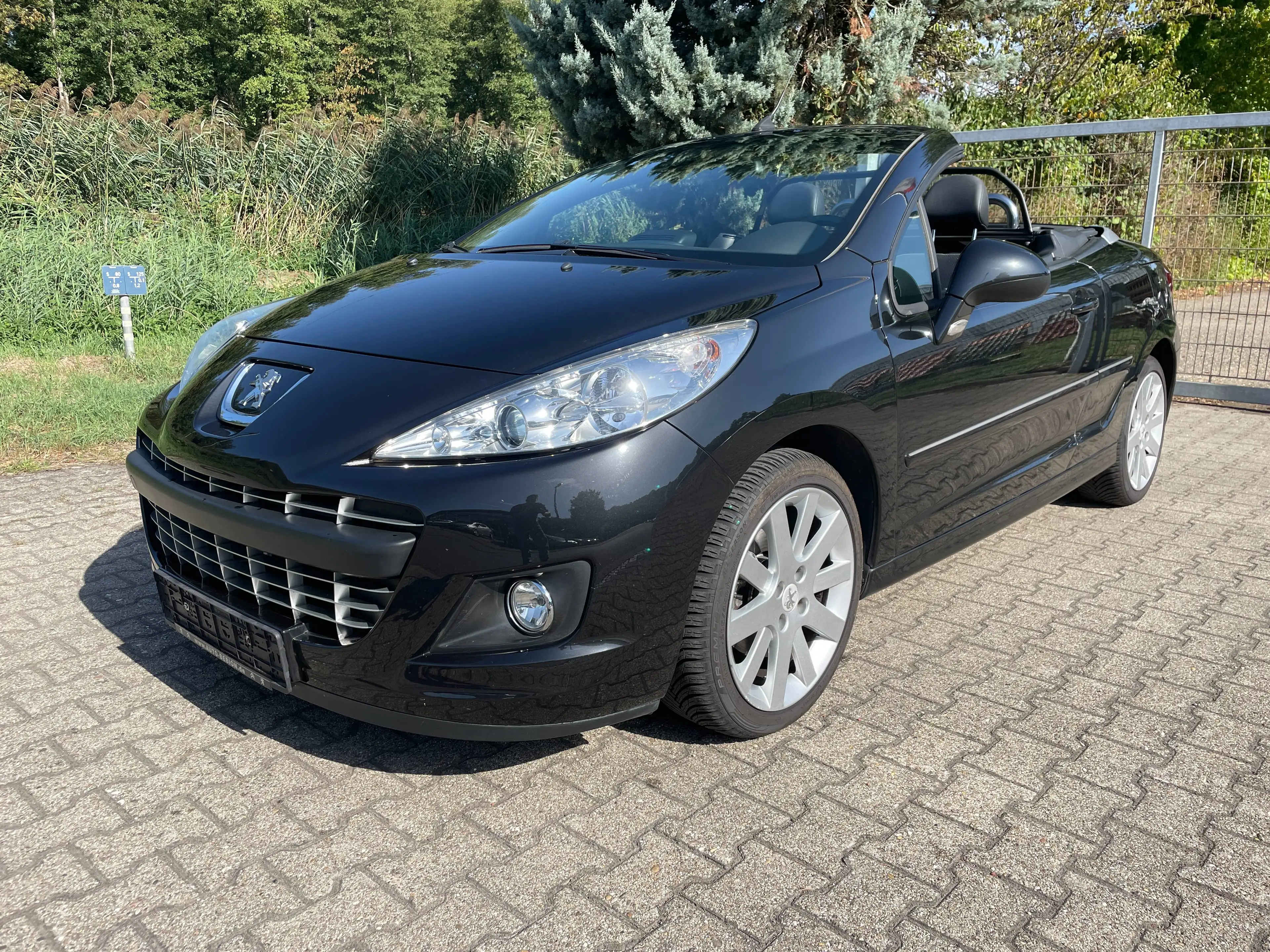 Peugeot 207 CC 120 VTi * Automatik Navi Tempomat SH * — photo 2