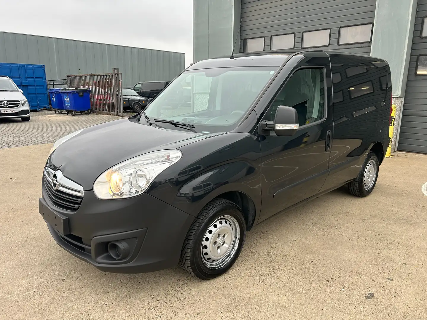 Opel Combo Combo 1.3 D (CDTI) L1H1 30 Jahre Edition zie foto Noir - 1