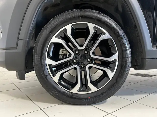 Jeep Compass view 5