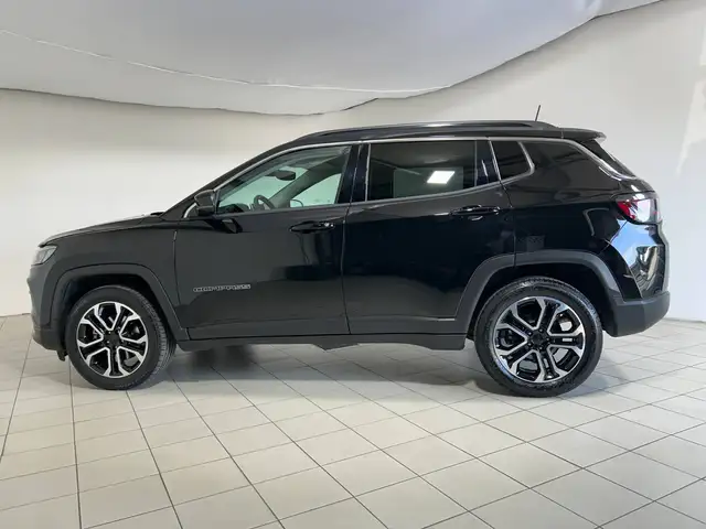 Jeep Compass view 4